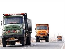 جابجایی افزون بر ۴ میلیون و ۷۰۰ هزار تن کالا در سیستان و بلوچستان/ فرآورده‌های نفتی و سیمان عمده کالا‌های حمل شده