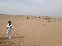 پاکسازی کویر آران و بیدگل به همت بانوان ورزشکار