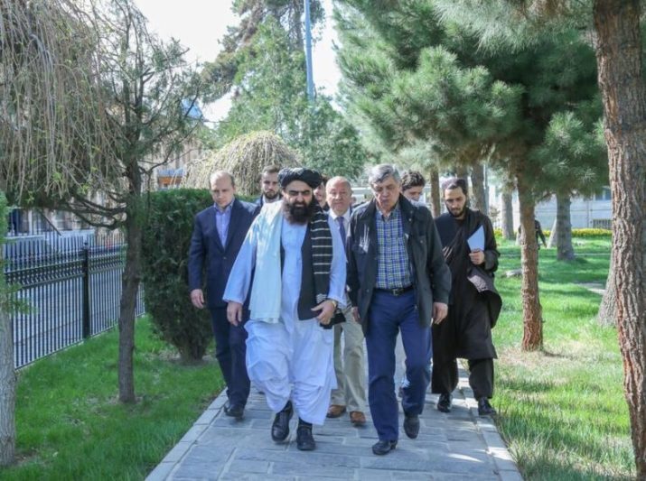 سفر وزیر خارجه چین و نماینده ویژه روسیه در یک روز به کابل؛ اعلام آمادگی پکن برای سرمایه‌گذاری در معادن افغانستان