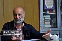 بار افزایش مزد روی قیمت‌ها ۶ تا ۱۰ درصد است/ کارگران تنها مصرف‌کننده تورمی هستند که مدیران ارزی ایجاد می‌کنند/ بازار ارز شناور باید مزد شناور داشته باشد