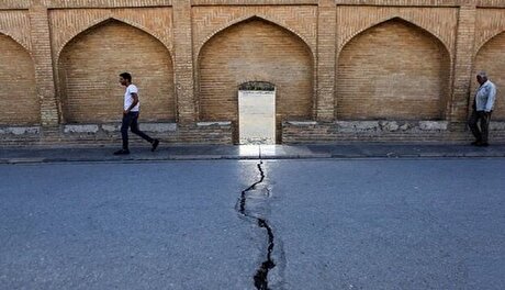 تمام بافت تاریخی اصفهان در خطر فرونشست/ آغاز فرونشست زمین در ایران از ۴۵ سال پیش