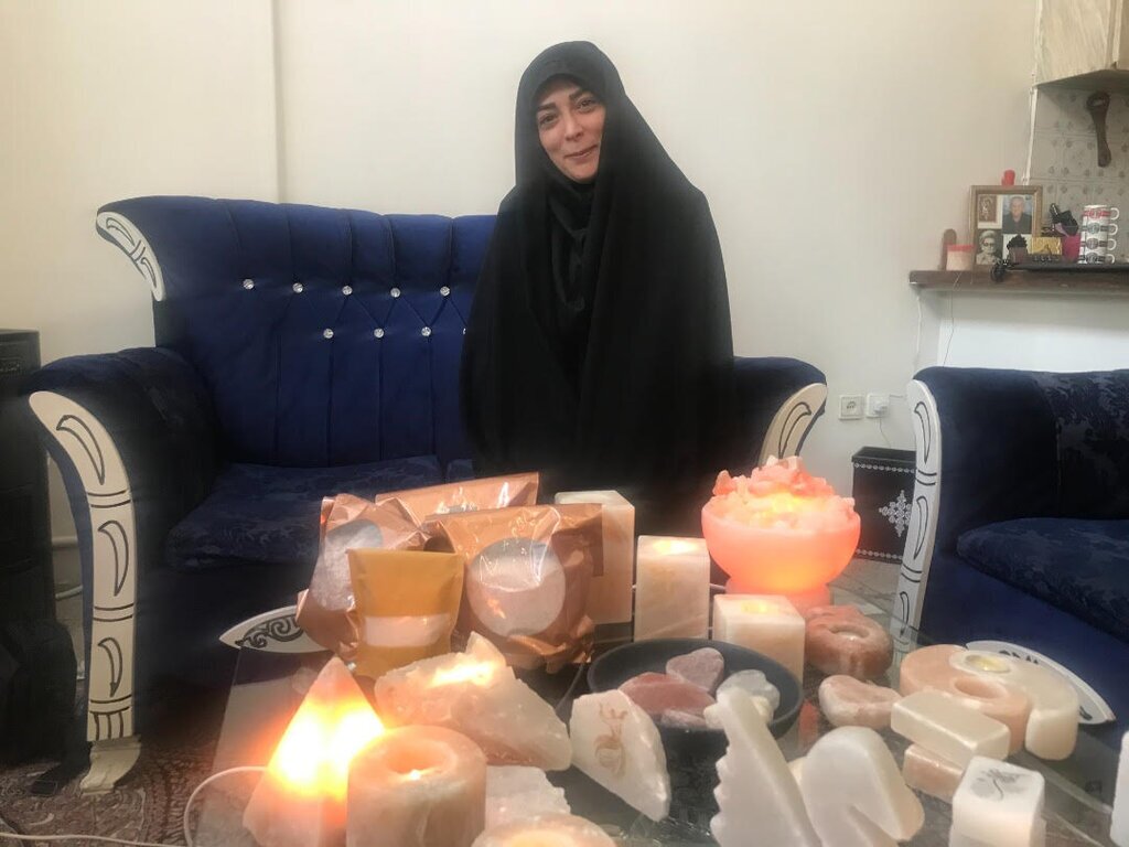 نمک لاکچری آبی کیلویی ۴ میلیون | تهیه کمیاب‌ترین نمک جهان از معادن اطراف تهران