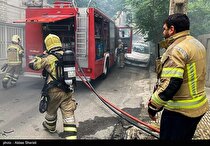 ۱۰۵ مجروح حاصل حادثه آتش سوزی کارخانه فیروزآباد/ اعزام ۱۴ دستگاه آمبولانس و یک بالگرد به محل حادثه