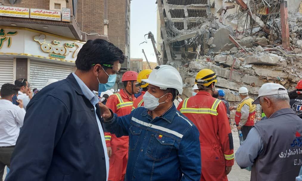 کارکنان و امکانات گروه فولاد خوزستان تا پایان امدادرسانی در محل حادثه متروپل آبادان باقی می‌مانند