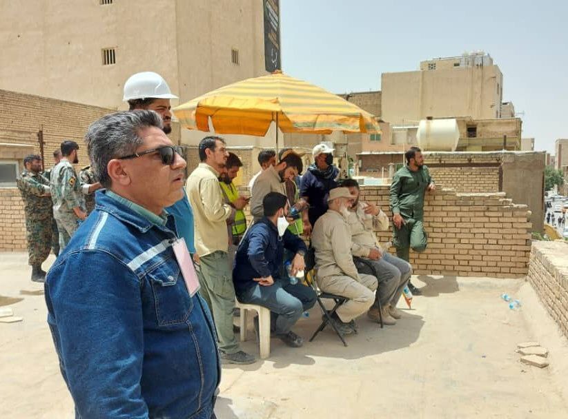گروه فولاد خوزستان از ساعات اولیه ریزش ساختمان متروپل آبادان با امکانات کامل در محل حادثه حضور مستمر دارد