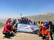 فولادمردان با صعود به قله کلکچال، پرچم فولاد خوزستان را برافراشتند