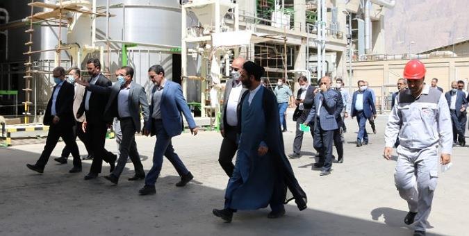 بازدید اعضای کمیسیون صنایع از واحد‌های صنعتی کرمانشاه؛ «مسائل بانکی» و «کمبود برق» از چالش‌های اصلی واحد‌های تولیدی