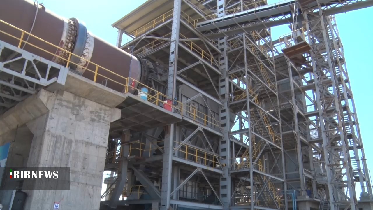 بهره برداری از دو طرح صنعتی فولاد و فسفات در اردستان