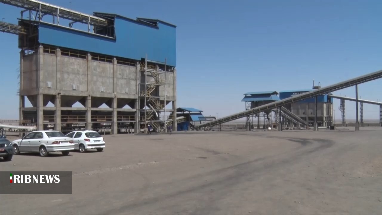 بهره برداری از دو طرح صنعتی فولاد و فسفات در اردستان