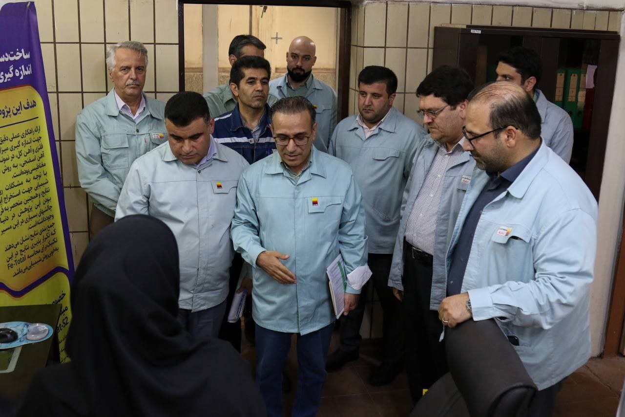 دستگاه اندازه‌گیری میزان آهن کل و فلزی در آهن اسفنجی در فولاد خوزستان ساخته شد