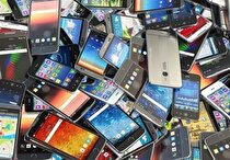 چرا تبلت و تجهیزات تلفن همراه در لیست تسهیل اخذ ضمانت‌نامه باقی ماند؟ / گمرک شفاف‌سازی کند