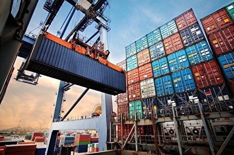 کندی تخصیص ارز و تهاتر ارز صادراتی برای واردات، رسوب کالا را تشدید کرد