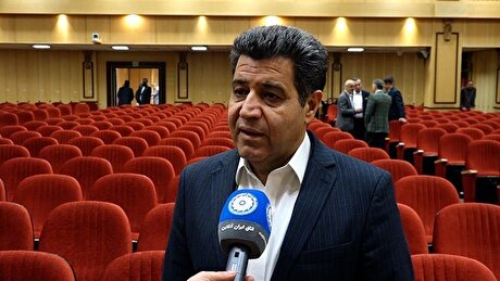 منفی‌تر شدن تراز تجاری کشور، نتیجه سیاست ارزی غلط است