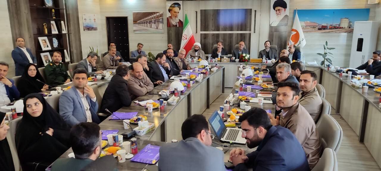 بازدید معاون وزیر صمت از مجتمع آلومینای ایران