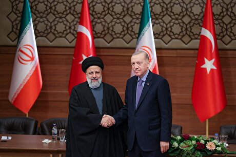 نشست مشترک فعالان اقتصادی ایران و ترکیه با حضور روسای جمهور دو کشور
