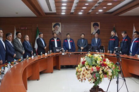 نشست راهبردی شرکت فولاد اکسین با حضور دکتر سیفی کفشگری مدیر عامل بانک صادرات ایران