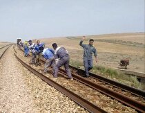 انتقاد کارگران ابنیه راه‌آهن برای عدم دریافت به موقع حقوق ومزایای مناسبتی