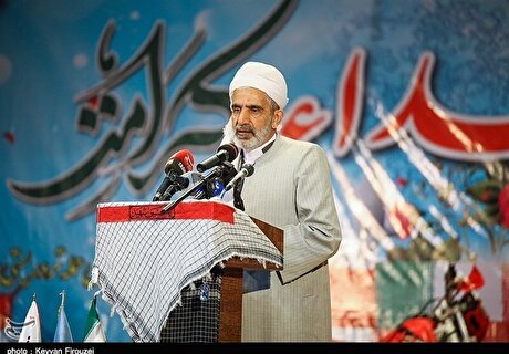 درخواست امام جمعه سنندج برای اختصاص بخشی از درآمد مرز باشماق و معادن طلا به کردستان
