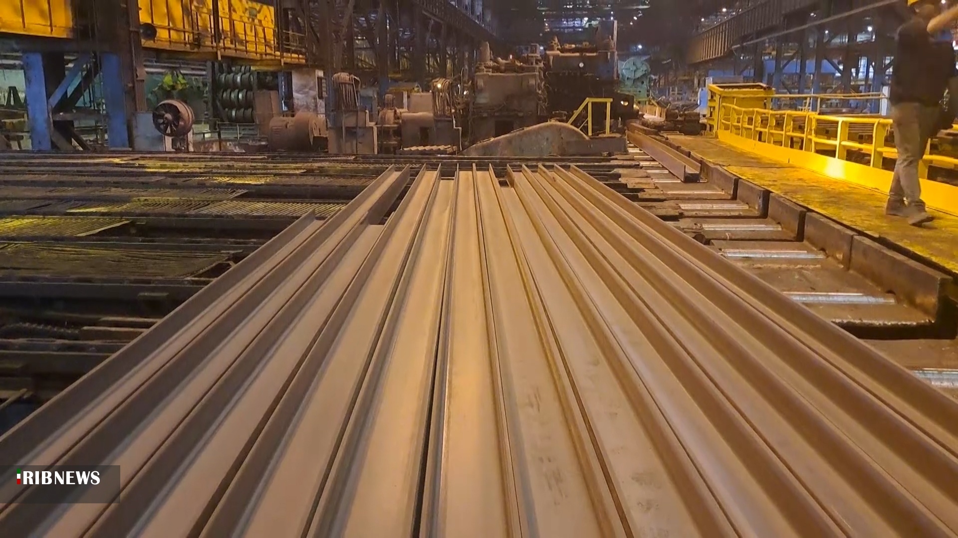 تولید تیرآهن H ۲۴ از شمش فولادی نخستین بار در کشور