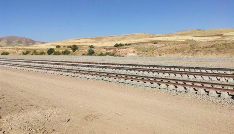 توقف راه آهن سفید دشت به شهرکرد در ایستگاه تأمین اعتبار