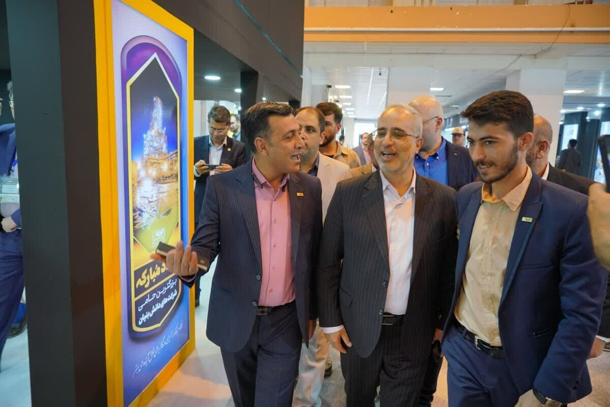 حضور استاندار کرمان در غرفه گروه فولاد مبارکه در ساعات پایانی آخرین روز از هفتمین نمایشگاه بین‌المللی معدن کرمان