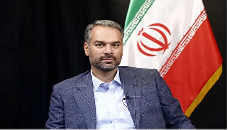 واردات خودرو بازار خودروسازان داخلی را کساد می‌کند/ باخت وزارت صمت در نبرد با مافیا