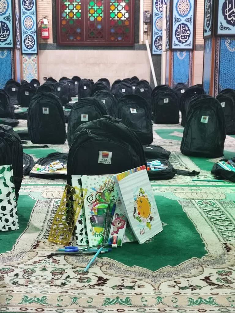 توزیع ۲۵۰۰ بسته کیف و نوشت افزار در مناطق کم برخوردار خوزستان