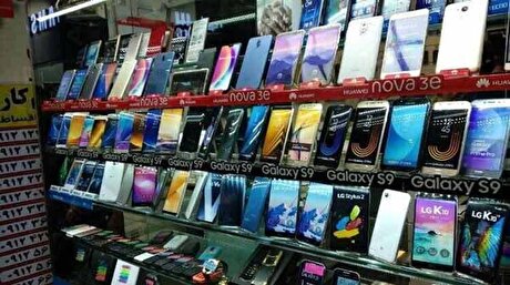 سودجویان بازار ارز در قالب وارد کننده تلفن همراه