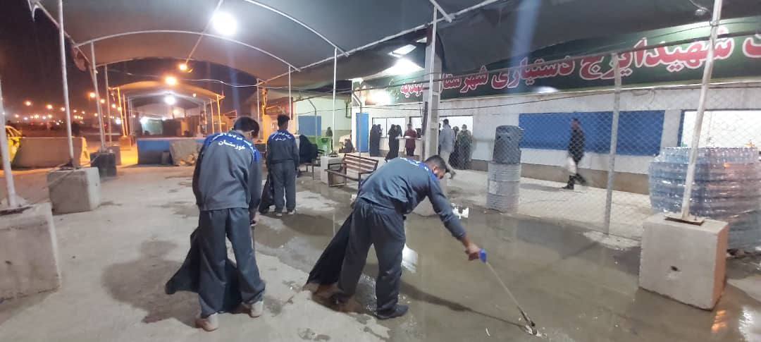 پاکسازی و تنظیف روزانه مرز شلمچه توسط پرسنل شرکت فولاد اکسین خوزستان