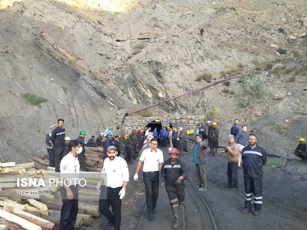 ماه‌های حادثه‌خیز برای معدن طزره: شهریور و فروردین/ در ایران هر کارگر سالانه ۲۵۰ تن زغال‌سنگ تولید می‌کند/ تولید زغال‌سنگ با روش‌های سنتی