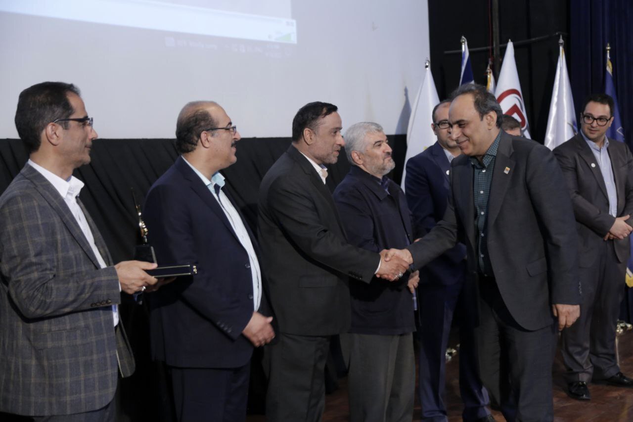 کسب تندیس بلورین سطح ۲ از ششمین دوره جایزه ملی تعالی نگهداری توسط شرکت فولاد خوزستان