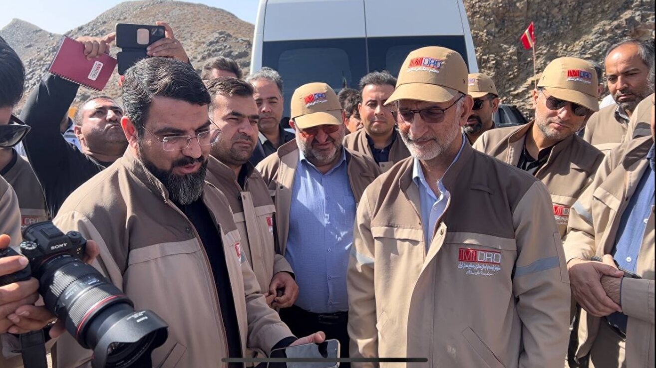نشست موثقی‌نیا با سرمایه گذاران مجتمع سنگ آهن سنگان