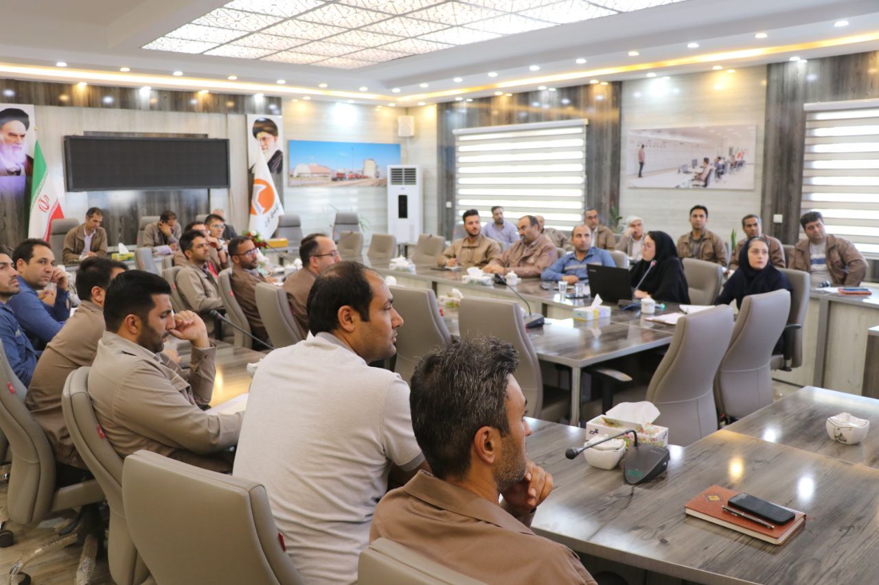 جلسه هم‌اندیشی و کارگاه آموزشی در راستای استقرار سیستم‌های ۵S در محل شرکت آلومینای ایران برگزار گردید