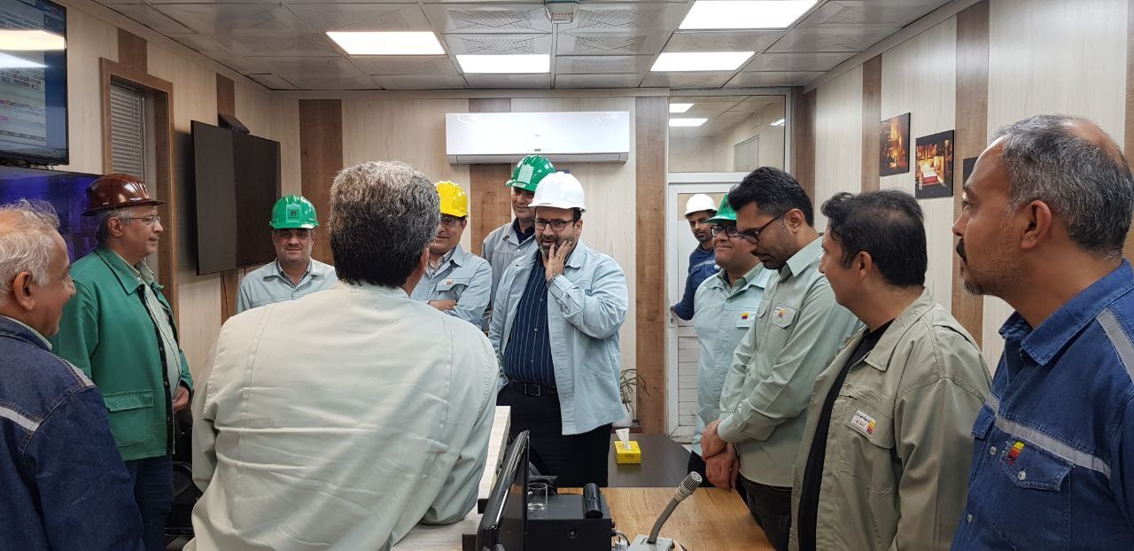 بازدید مدیرعامل فولاد خوزستان و هیات همراه از بخش فولادسازی