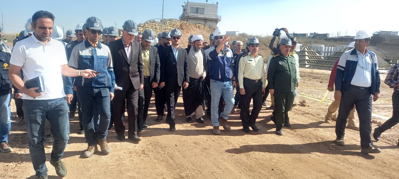 بازدید استاندار و رییس سازمان صمت کردستان از کارخانه گندله‌سازی کردستان شرکت صبا امید غرب خاورمیانه