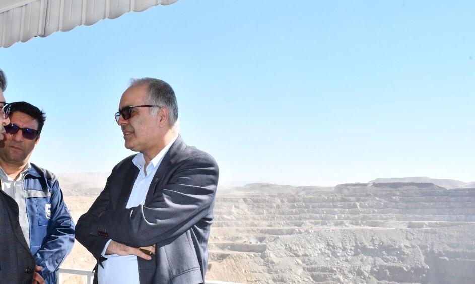 بازدید معاون وزیر صمت و رئیس سازمان زمین‌شناسی و اکتشافات‌ معدنی کشور از معدن سنگ آهن بافق