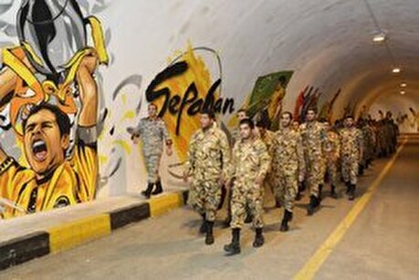 بازدید سربازان قرارگاه صنایع دفاعی اصفهان از موزه باشگاه فولاد مبارکه سپاهان و ورزشگاه نقش جهان