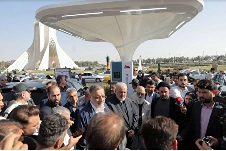 کلان‌شهر‌ها به زباله‌دان خودرو‌های برقی بی‌کیفیت تبدیل می‌شوند/ دغدغه وزیر صمت؛ رزومه‌سازی یا برقی‌سازی تاکسی‌رانی؟