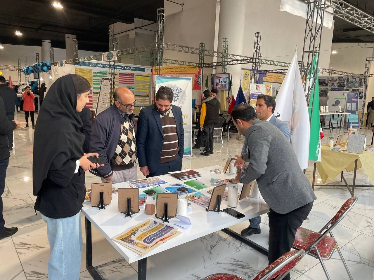 حضور شرکت آلومینای ایران در نمایشگاه دستاورد‌های پژوهشی، فناوری و فن بازار استان خراسان شمالی