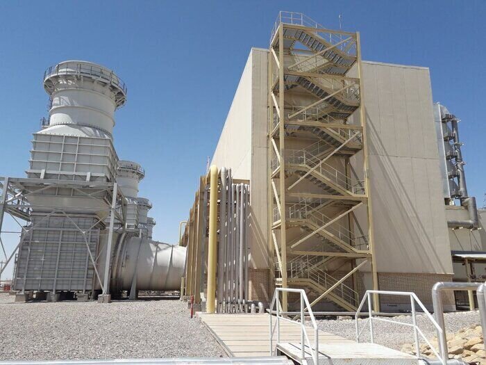 آیت‌الله رئیسی طرح توسعه واحد‌های گازی نیروگاه شهید باکری سمنان را افتتاح کرد