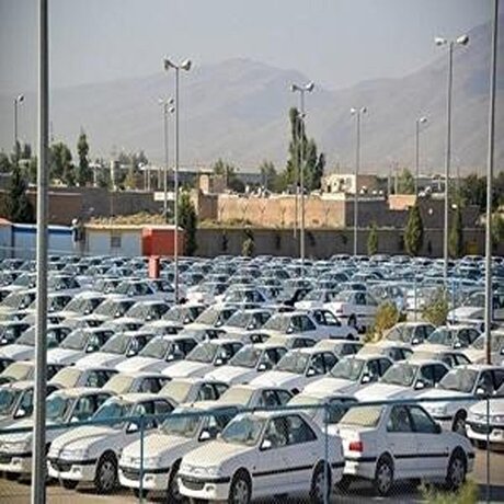 کاهش ناگهانی قیمت خودرو در اوایل اسفندماه