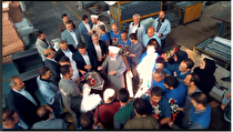 تجلیل امام جمعه و مدیر شهرک‌های صنعتی شهر قزوین از کارگران کارخانه کاشی و سرامیک الوند