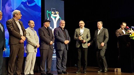 شرکت فولاد خوزستان تندیس طلایی بیست‌ودومین همایش ملی حمایت از مصرف‌کنندگان را دریافت کرد