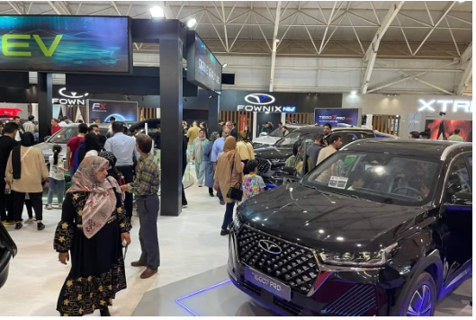 بازدید از غرفه مدیران خودرو در نمایشگاه خودرو شیراز/ بزرگ‌ترین مونتاژکار داخلی با دست پر به میدان آمد