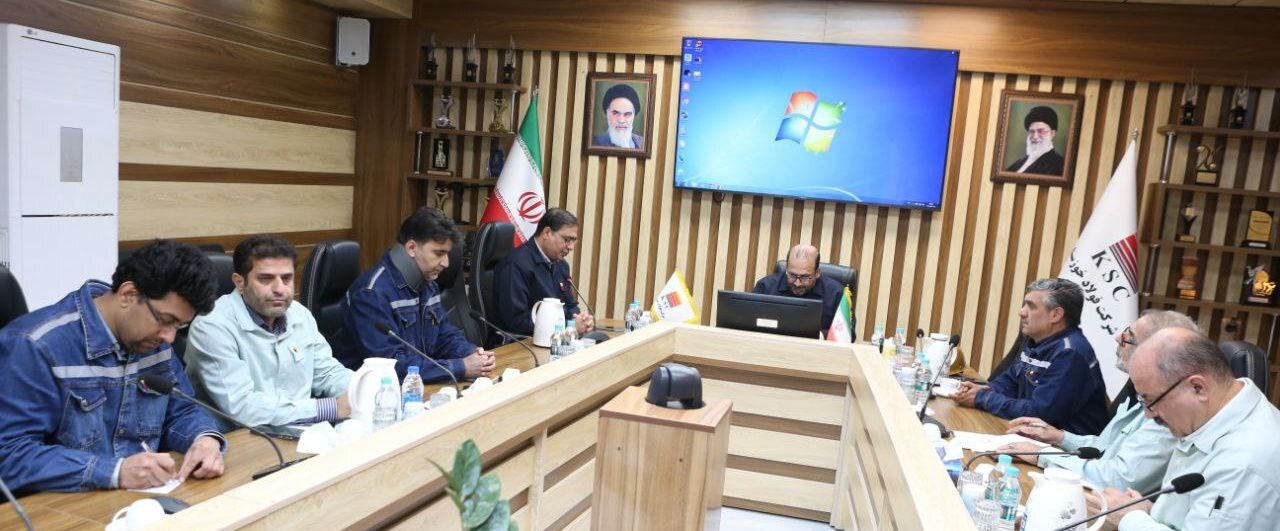 حضور مدیرعامل در اولین جلسه کمیته عالی منابع انسانی شرکت فولاد خوزستان با اعضای جدید