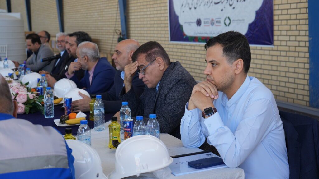 بازدید مدیران عامل شستا و تاصیکو از پروژه احداث کارخانه پشم شیشه در منطقه اقتصادی شیراز