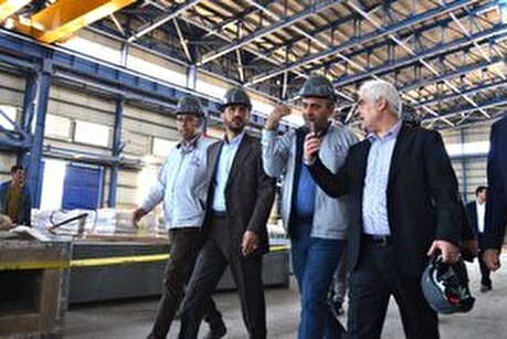 بازدید مدیرعامل شرکت فولاد مبارکه و تعدادی از اعضای هیئت مدیره، معاونین و مدیران این شرکت از کارخانه نوین الکترود اردکان