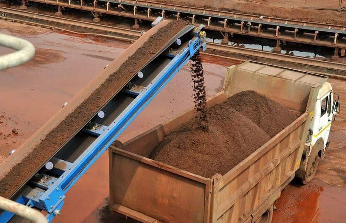 معامله نزدیک به ۵۲۵ هزار تن محصولات زنجیره سنگ آهن در بورس کالا