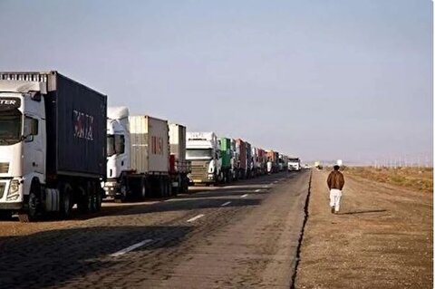 طالبان ۴۱۰ کامیون ایرانی را متوقف کرد/ ایران با مشکل حمل و نقل سوخت مواجه شد