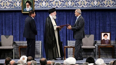 رهبر معظم انقلاب اسلامی، دکتر پزشکیان را به ریاست جمهوری اسلامی ایران منصوب کردند/ متن حکم تنفیذ
